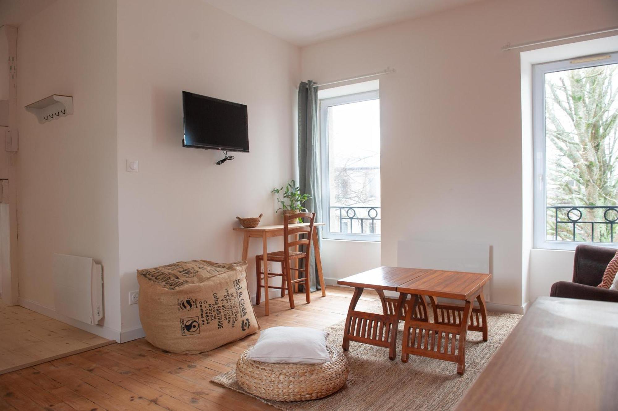 Immeuble De 3 Appartements Avec Cour Interieure Брест Екстер'єр фото