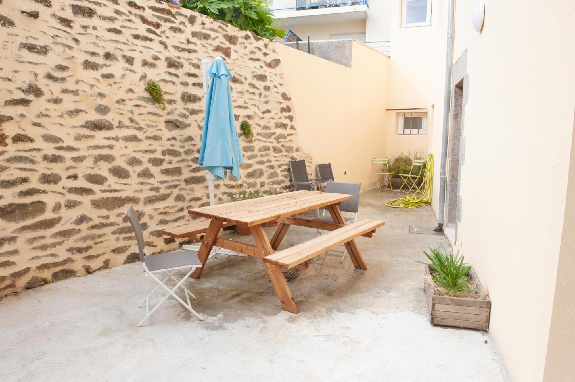 Immeuble De 3 Appartements Avec Cour Interieure Брест Екстер'єр фото